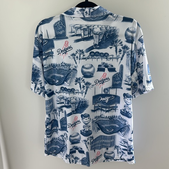 Los Angeles Dodgers Hawaiian Night 2024 Button Down Medium ⭐️NEW⭐️ - Picture 3 of 3